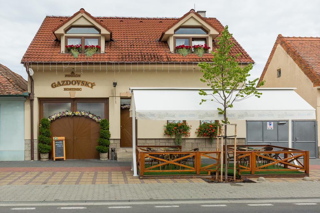 Penzion Gazdovsky Hostinec Topoľčianky Esterno foto